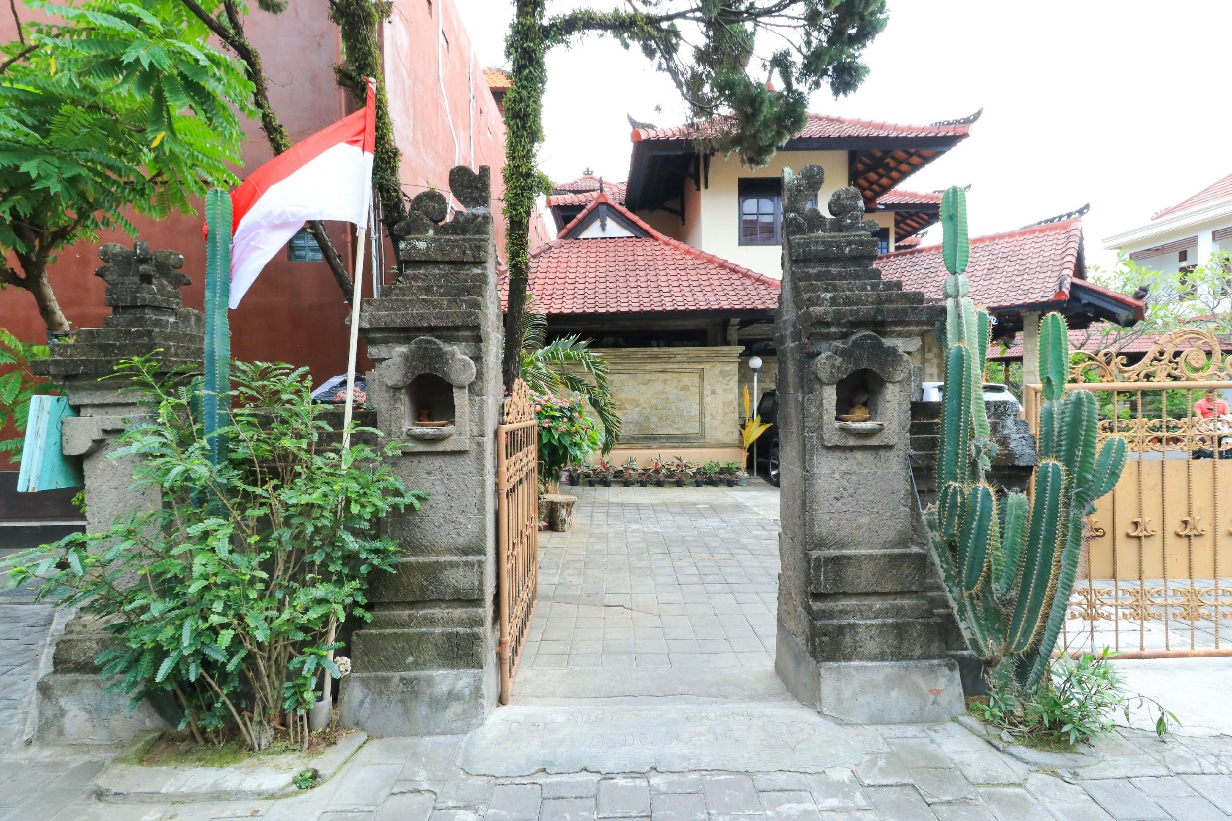 Puri Jayaraja Guest House Kuta Lombok Eksteriør bilde